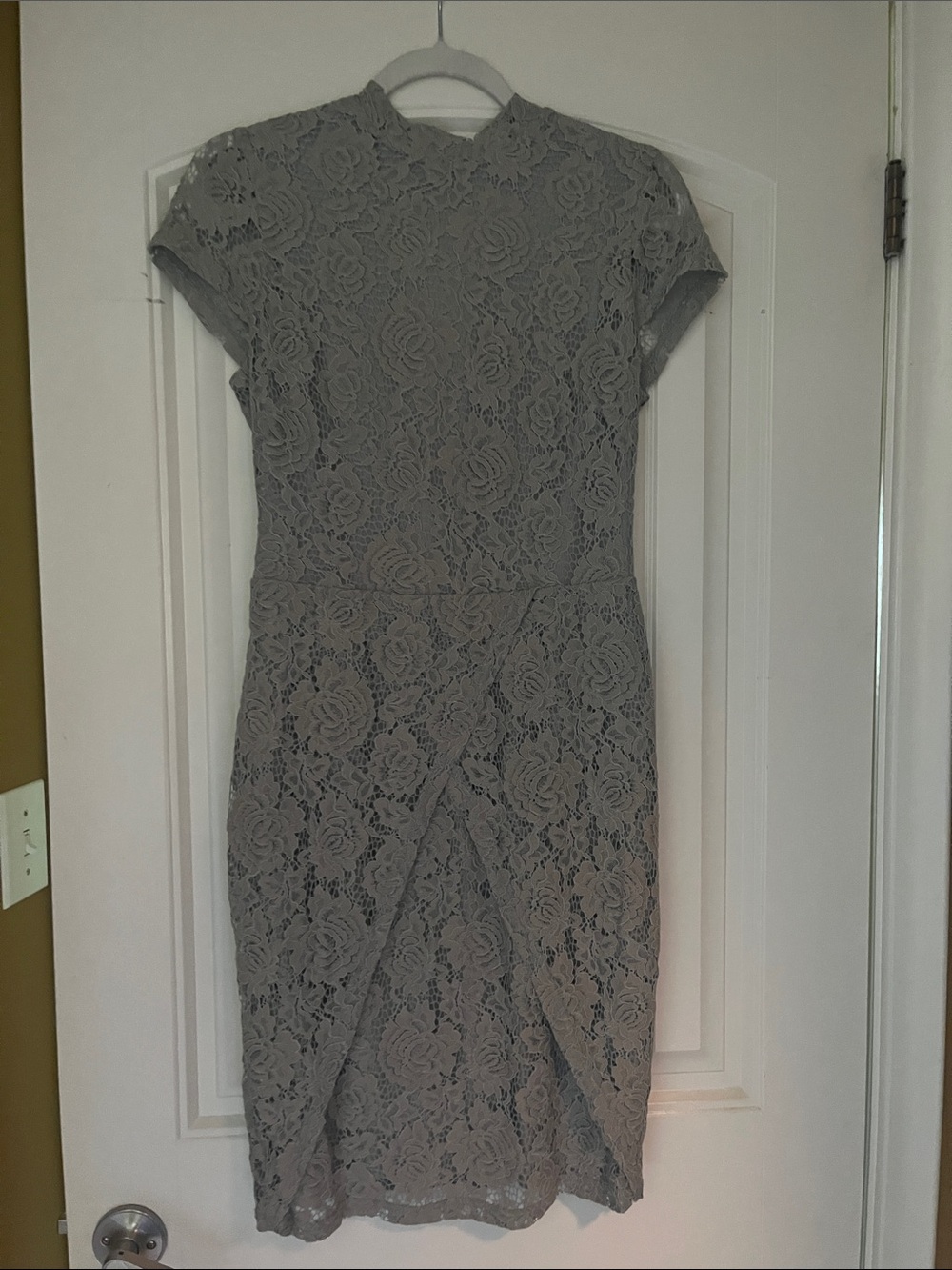 Elegant Gray Lace Sheath Dress